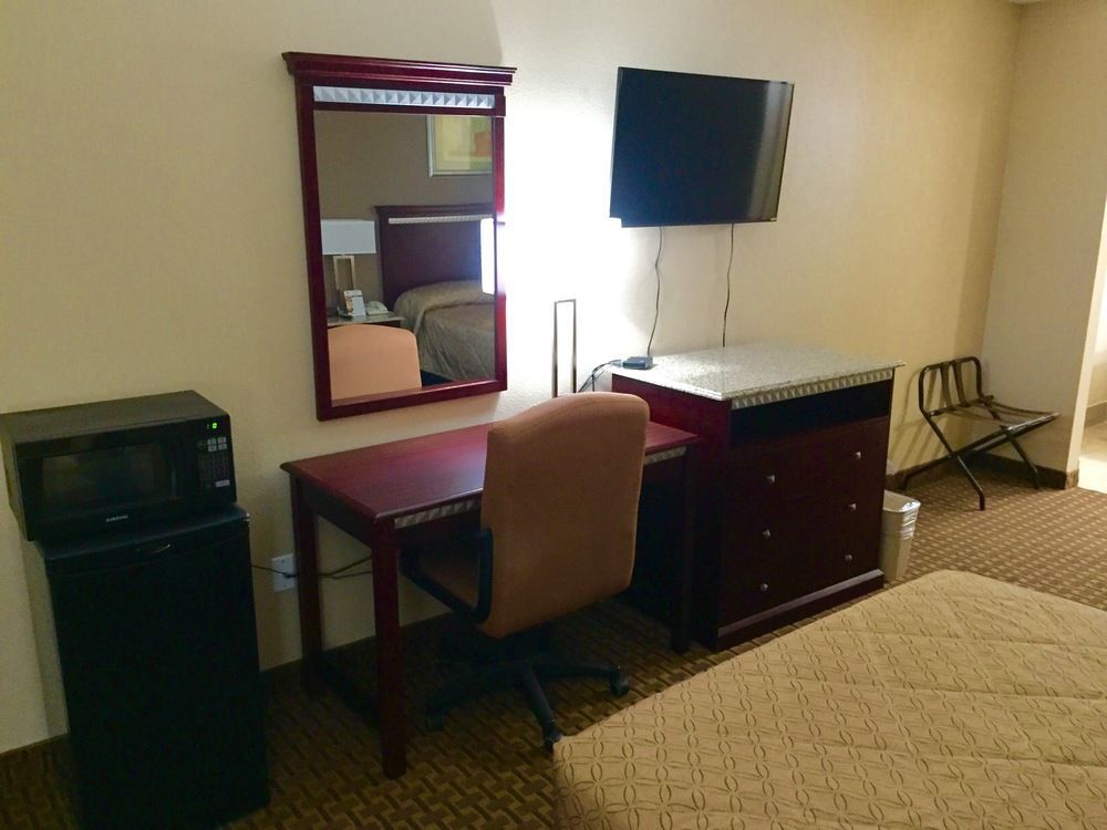 Rodeway Inn Bushnell Ngoại thất bức ảnh