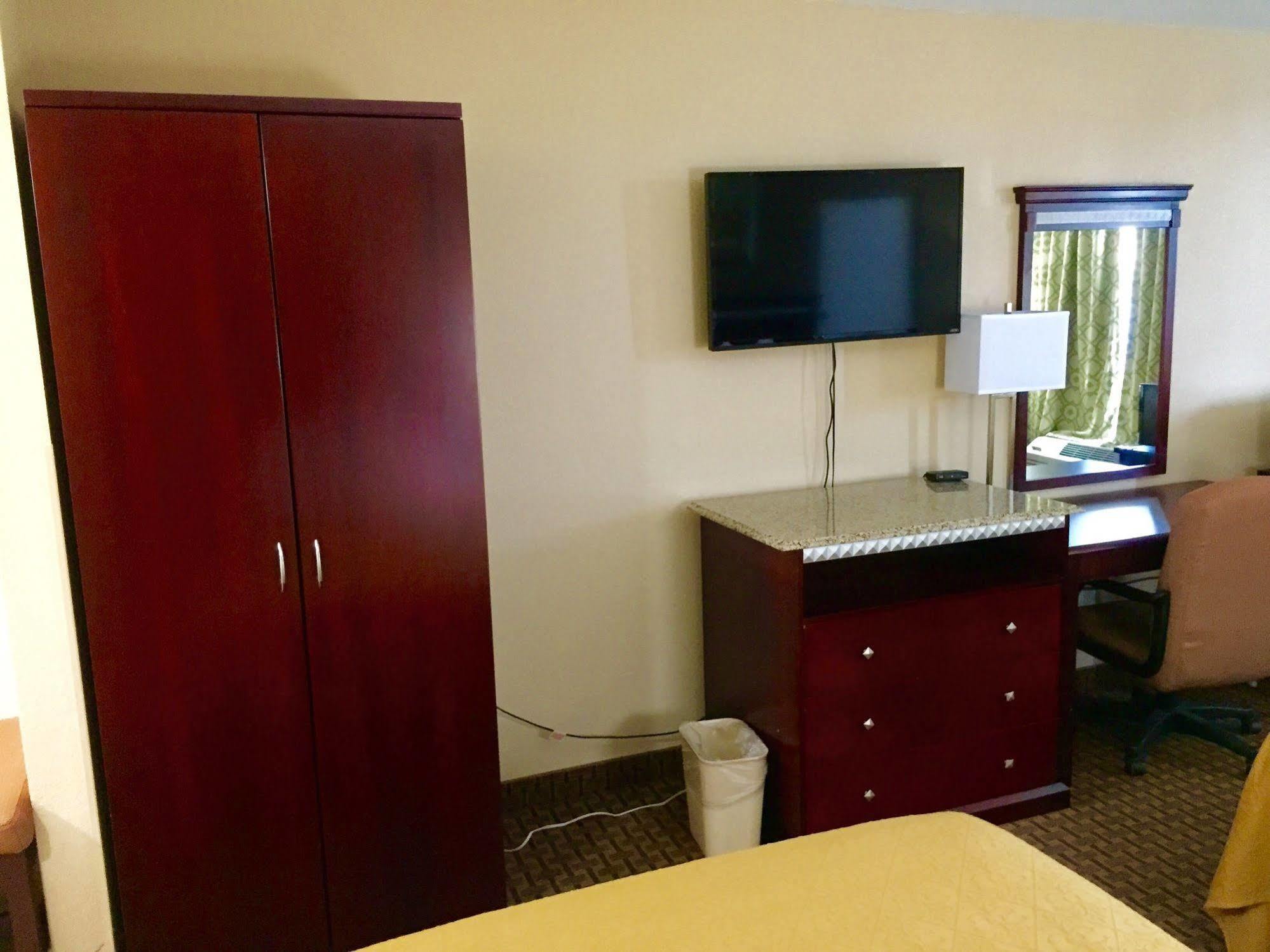Rodeway Inn Bushnell Ngoại thất bức ảnh