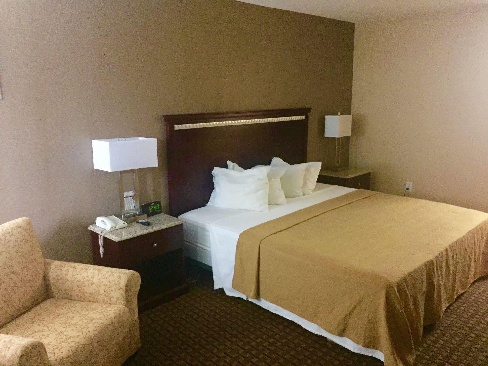 Rodeway Inn Bushnell Ngoại thất bức ảnh