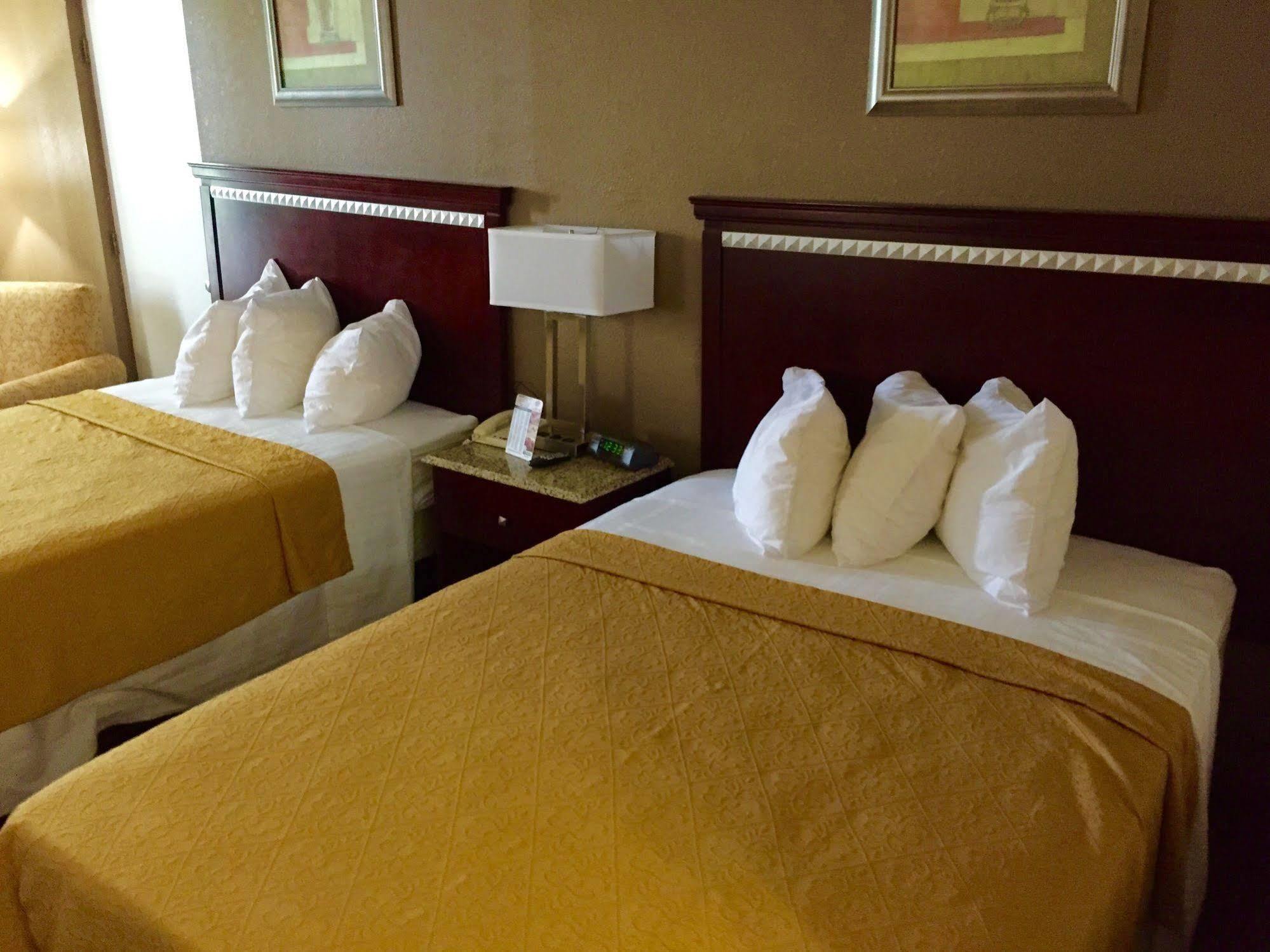 Rodeway Inn Bushnell Ngoại thất bức ảnh